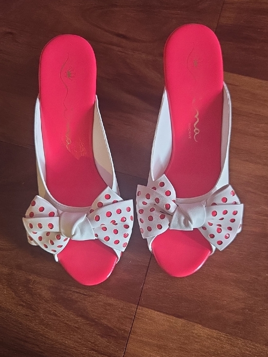 Shoes - Retro Style White Bow Mules with Pink Insole Sz 8